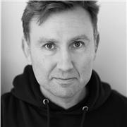 I’m a positive and engaging person keen to pass on my English skills.